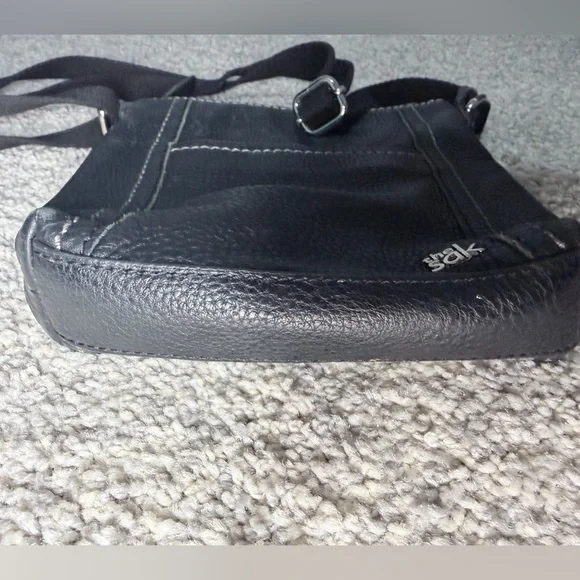 The Sak Black Leather Crossbody Bag – Minimalist Everyday - Picture 9 of 11